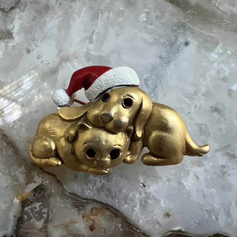 Vintage Danecraft Puppy Kitten Christmas Brooch Cat Dog Santa Hat Gold Tone